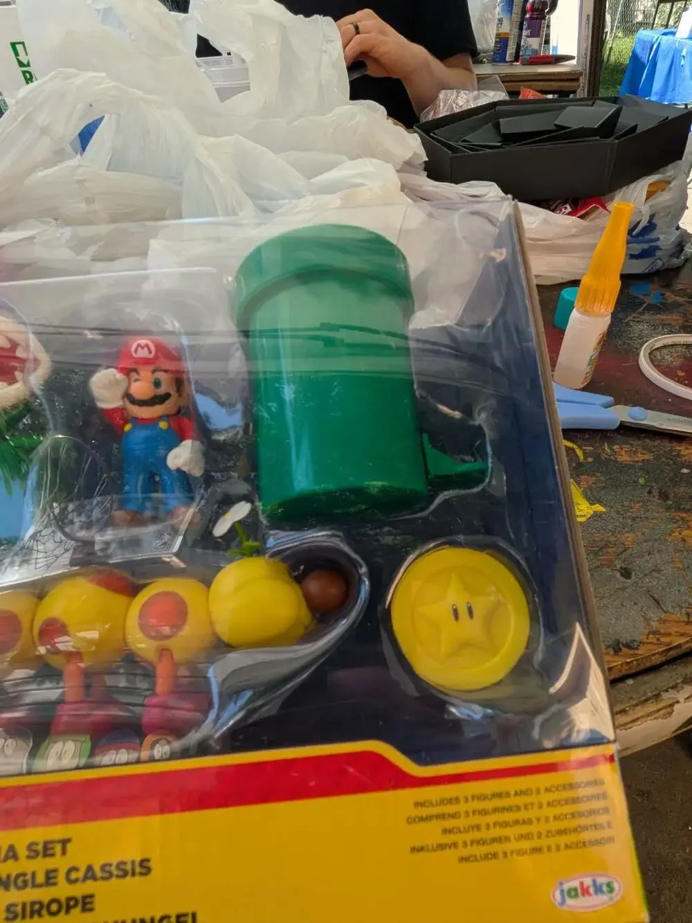 Super Mario Soda Jungle Diorama Set with Mario, Wiggler